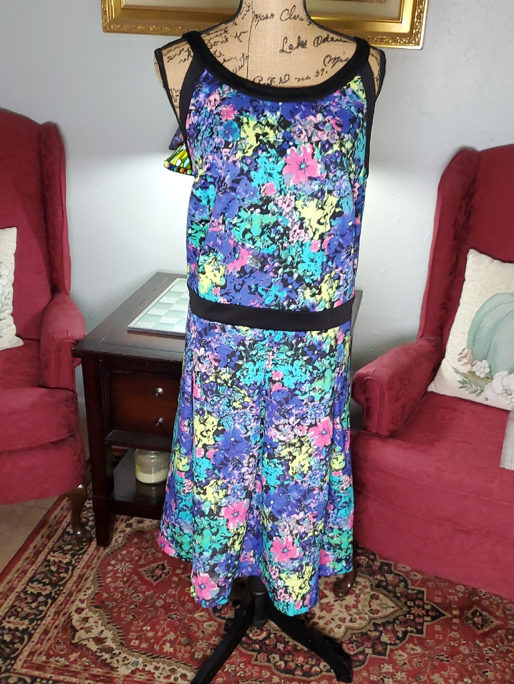 Spence Woman Floral Print Midi Dress with Black Trim